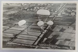 Postcard - 'Unsere Luftwaffe' - 'Fallschirmschule III Braunschweig' - ?