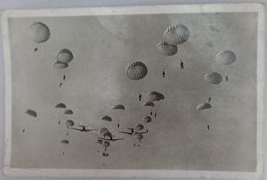 Postcard - 'Unsere Luftwaffe' - 'Fallschirmschule I Wittstock' - Ommerle