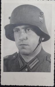 WH - Heer - M18 helmet postcard picture.