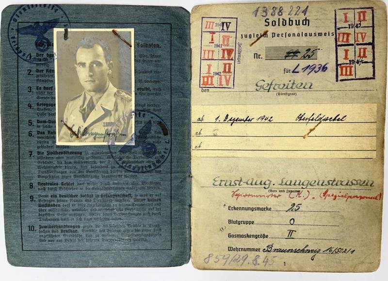 Soldbuch/citation grouping - Luftwaffe - Luftgau-Nachrichten Rgt.28 - Italy - Langenstrassen