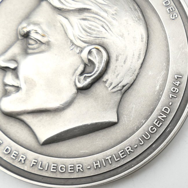 NSFK 'Flieger-Hitler-Jugend 1941' Table Medal — image 3