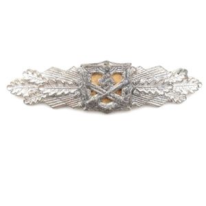Close Combat Clasp in Silver - 'FLL'