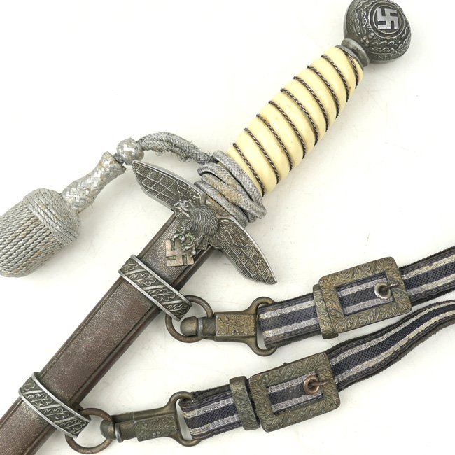 Luftwaffe Officer's Dagger with Hangers and Portepee — image 2
