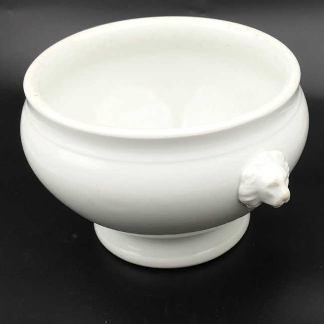 SS Lion Head Porcelain Soup Tureen 1939 — image 2