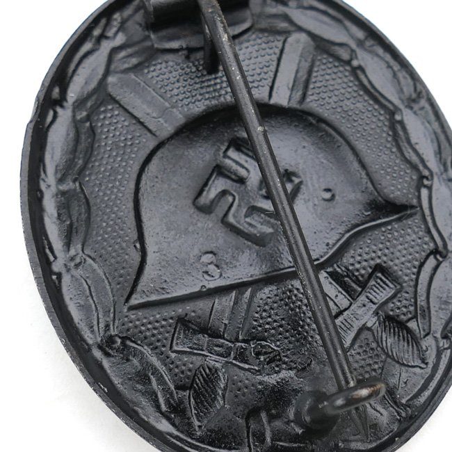 Wound Badge in Black '3' MINT — image 4