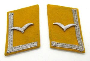Luftwaffe EM ( enlisted-mens ) Soldat der Flieger' or 'Fallschirmjäger' collar tabs