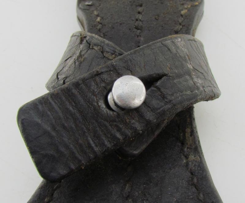 Early K98 leather bayonet frog — image 2