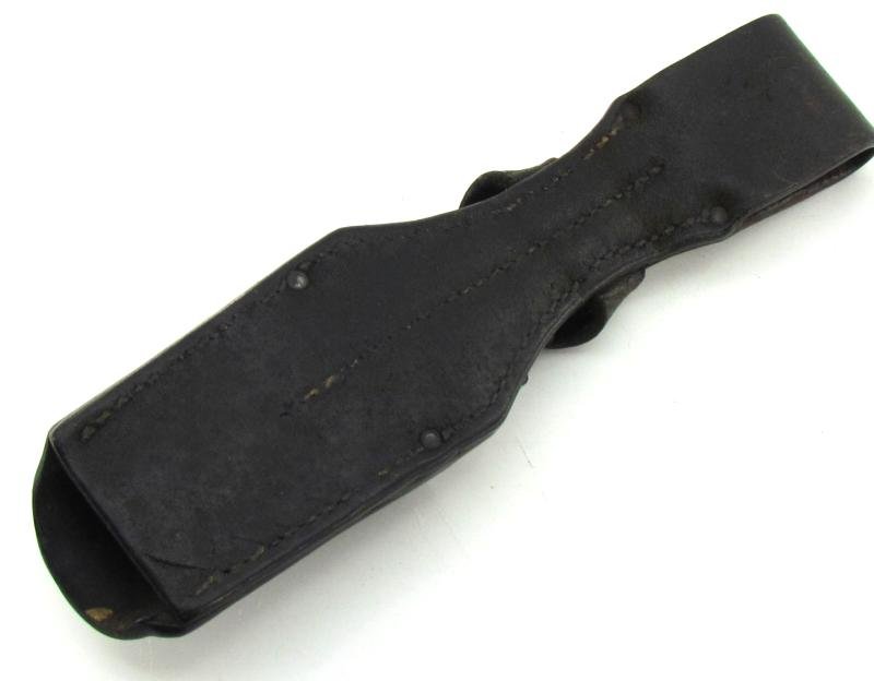Early K98 leather bayonet frog — image 6