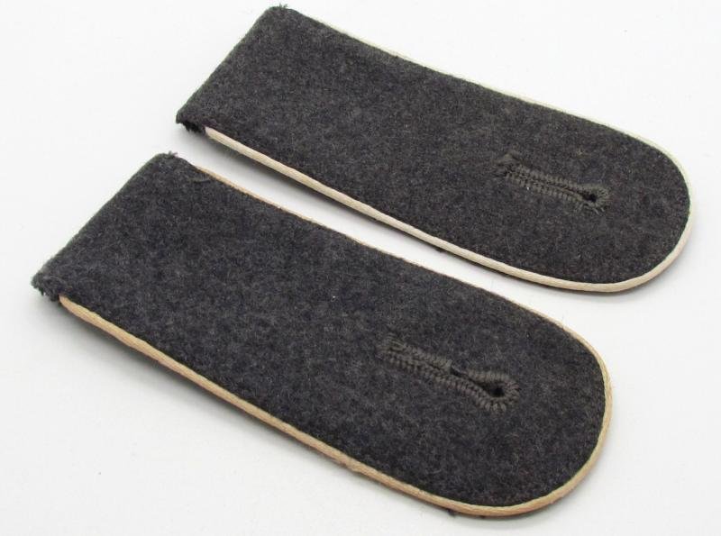 Luftwaffe 'Hermann Göring' division shoulder boards — image 2
