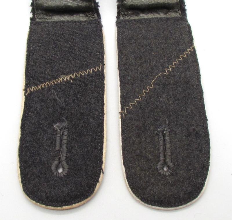 Luftwaffe 'Hermann Göring' division shoulder boards — image 6