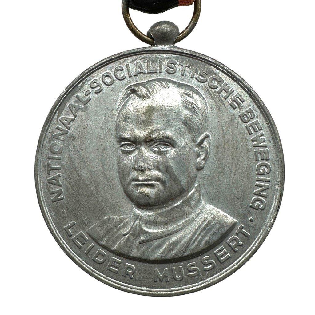 Original WWII Dutch NSB W.A. kerstmarsch 1942 medal — image 2