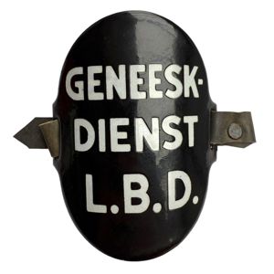Original WWII Dutch 'Luchtbeschermingsdienst' arm shield Geneeskundige dienst