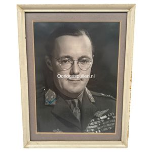Original 1947/48 Dutch Prins Bernhard portrait photo with autograph