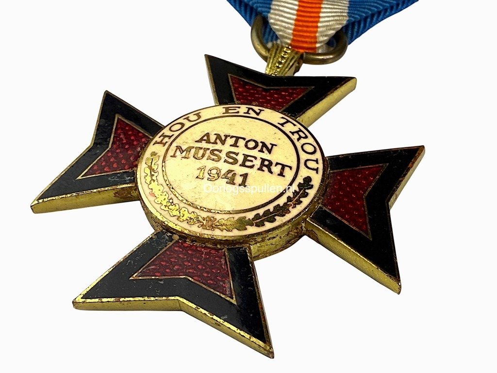 Original WWII Dutch NSB Mussert Cross 'Anton Mussert' without swords