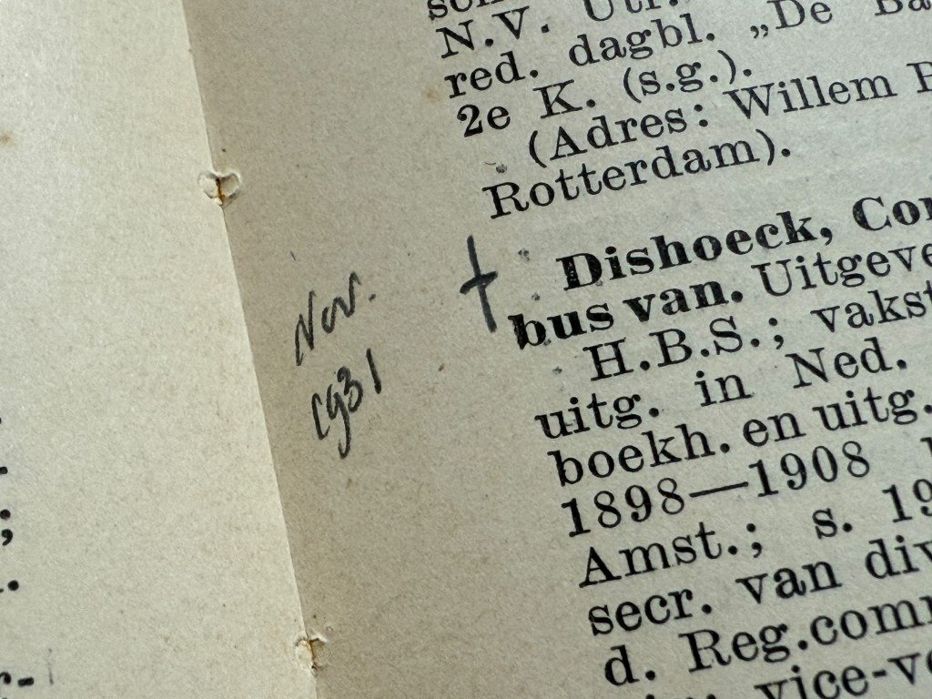Original 1930s 'Wie is dat?' book from the personal collection of Max Blokzijl