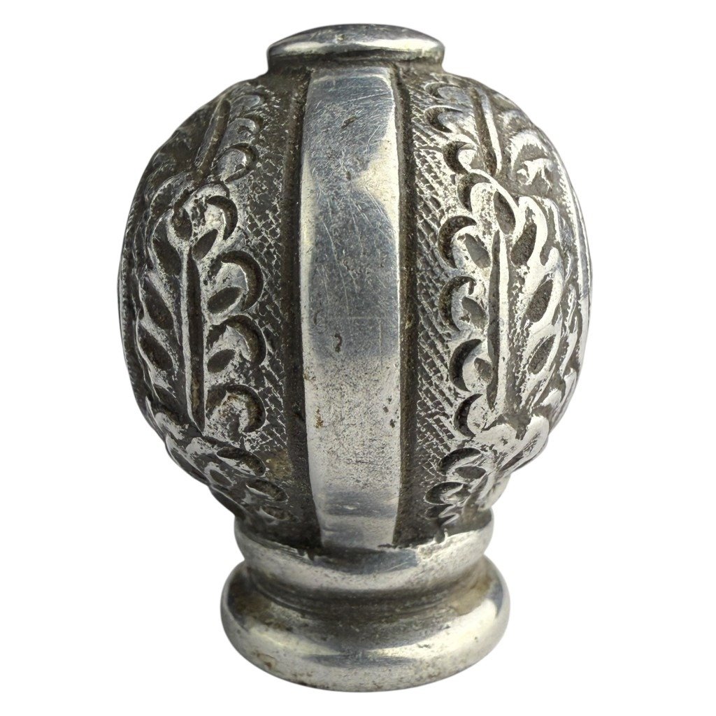 Original WWII German Luftwaffe 2nd model dagger pommel