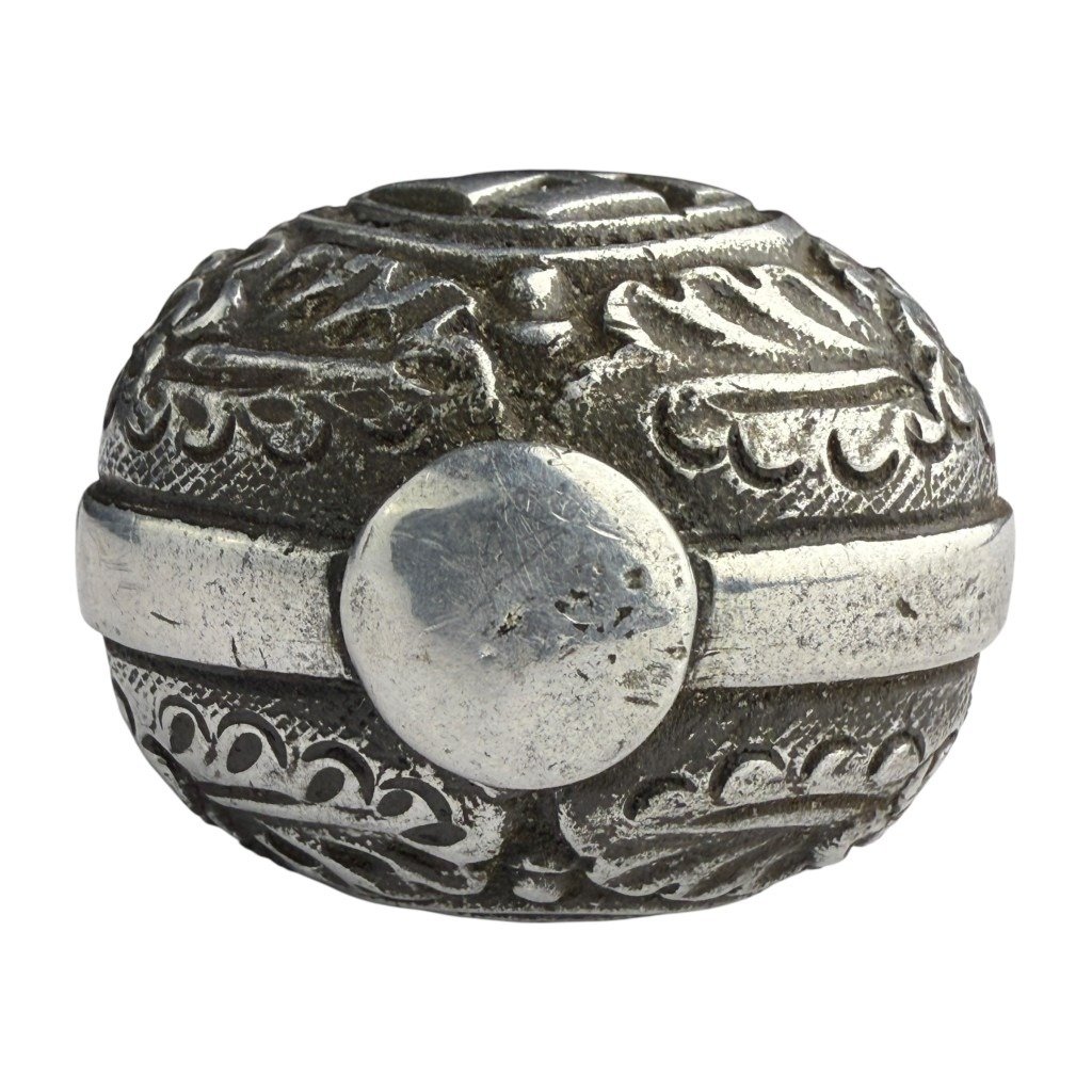 Original WWII German Luftwaffe 2nd model dagger pommel