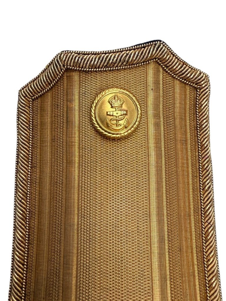 Original WWI British Royal Navy officers shoulder boards in box