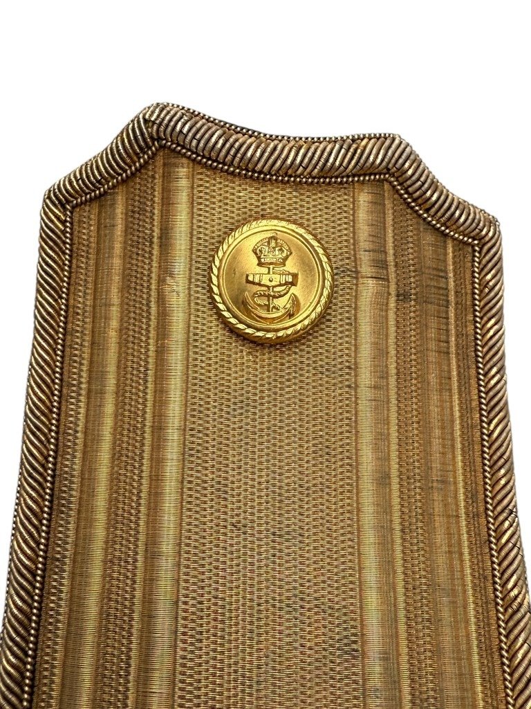 Original WWI British Royal Navy officers shoulder boards in box