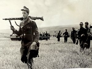 Original WWII German photo Panzergrenadiers with MG42