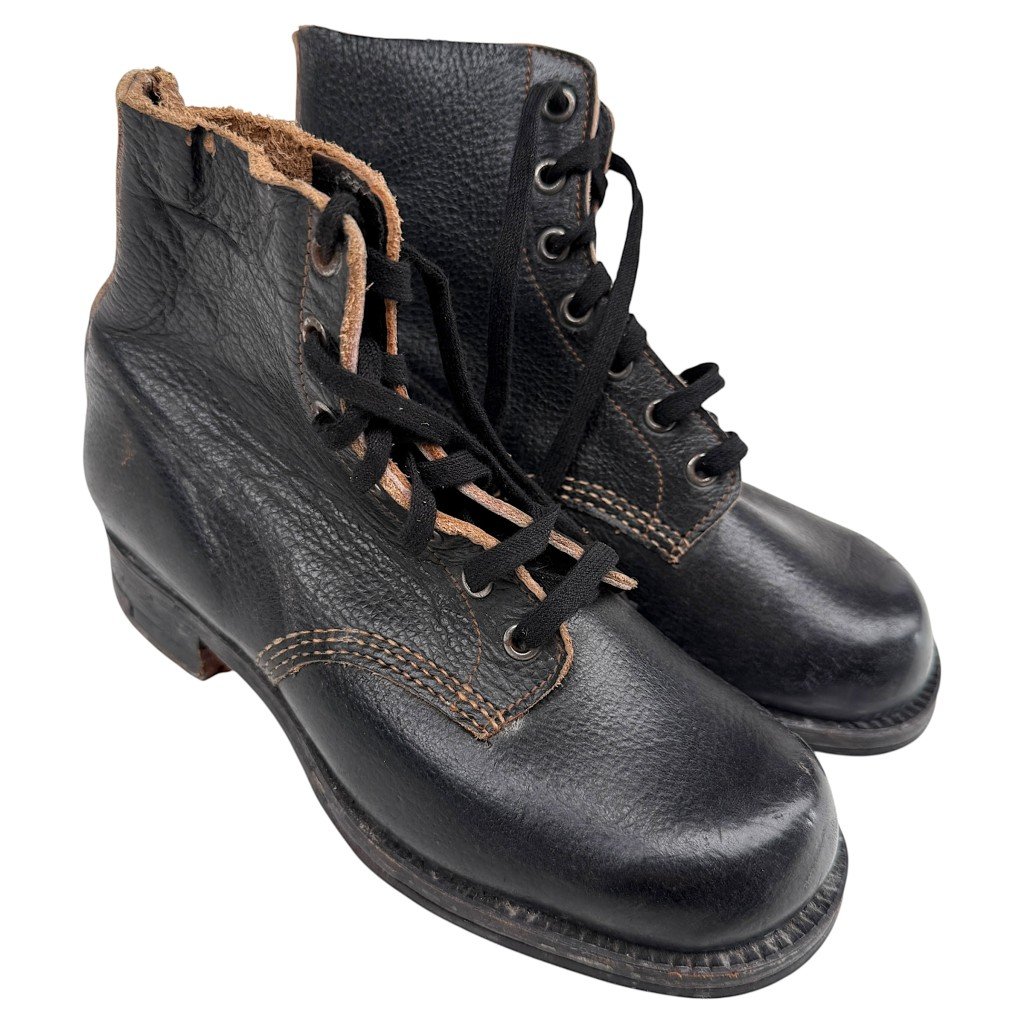 Original WWII German Hitlerjugend 'Schnürschuhe' shoes