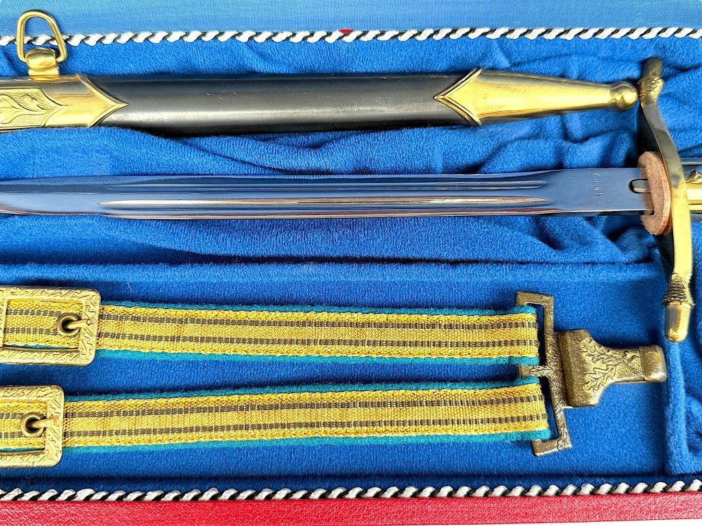 Original Cold War era NVA general's dagger of the Luftstreitkräfte with hanger in presentation box