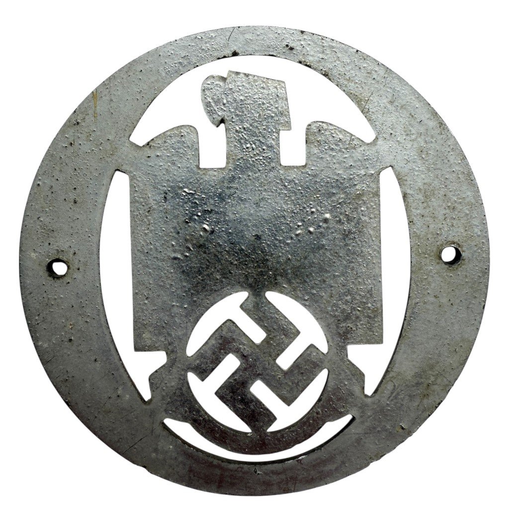 Original WWII German D.D.A.C. metal car insignia