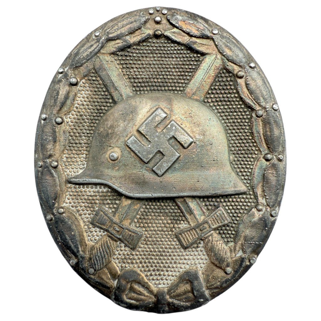 Original WWII German Verwundetenabzeichen in Silber – maker 127