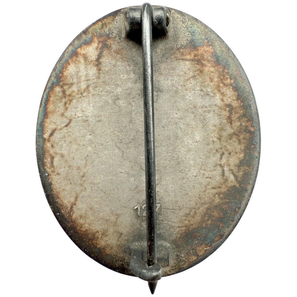 Original WWII German Verwundetenabzeichen in Silber – maker 127