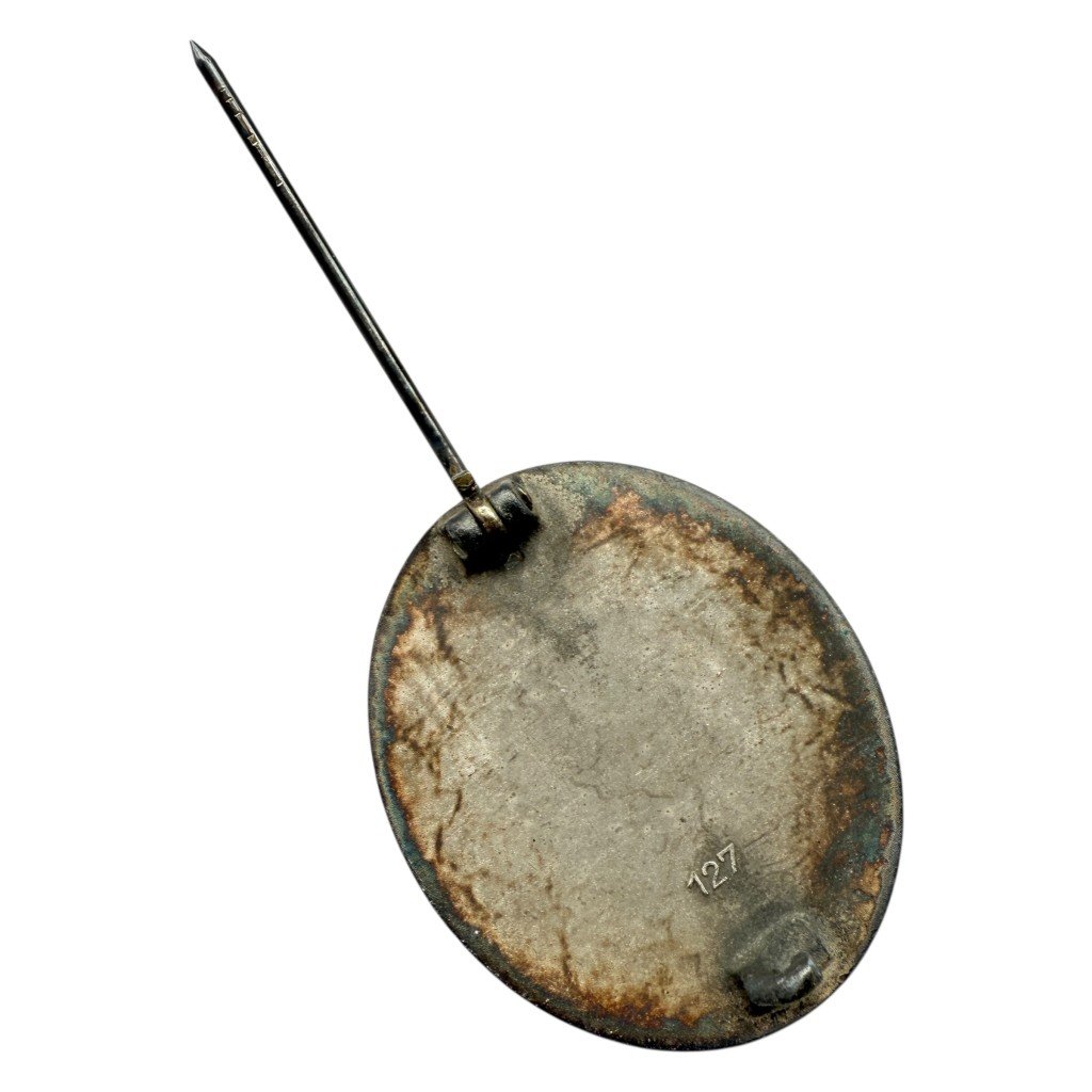 Original WWII German Verwundetenabzeichen in Silber – maker 127