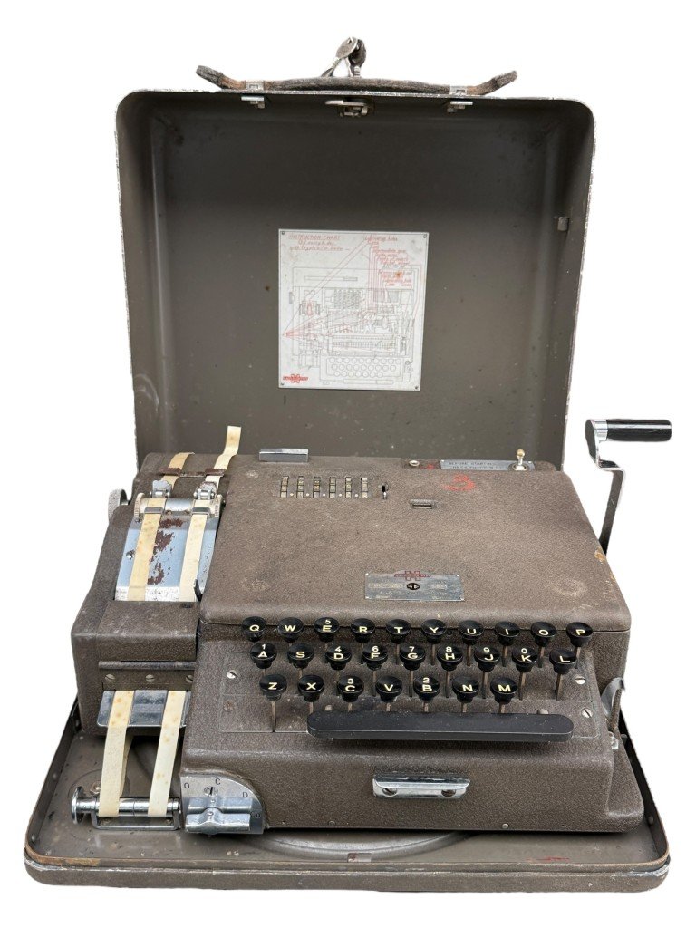 Original WWII Swedish Hagelin BC-543 cipher machine in case