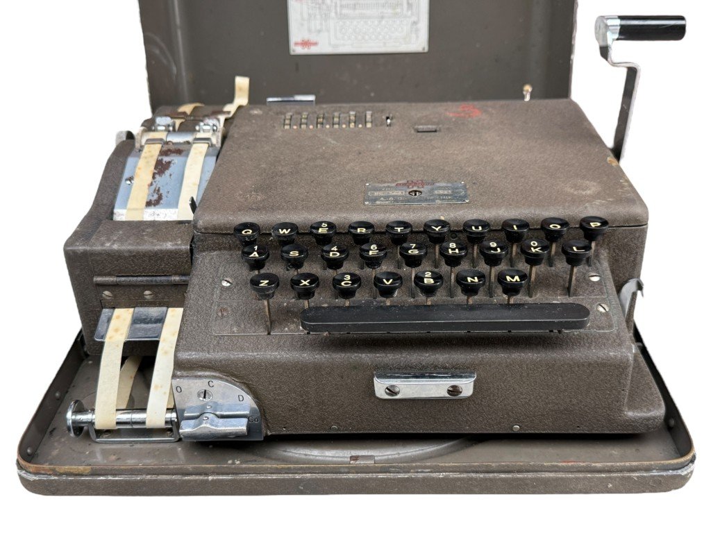 Original WWII Swedish Hagelin BC-543 cipher machine in case