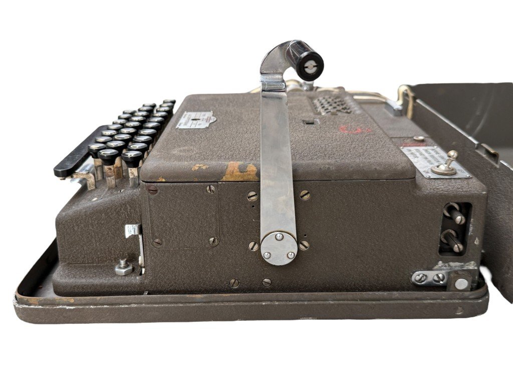 Original WWII Swedish Hagelin BC-543 cipher machine in case