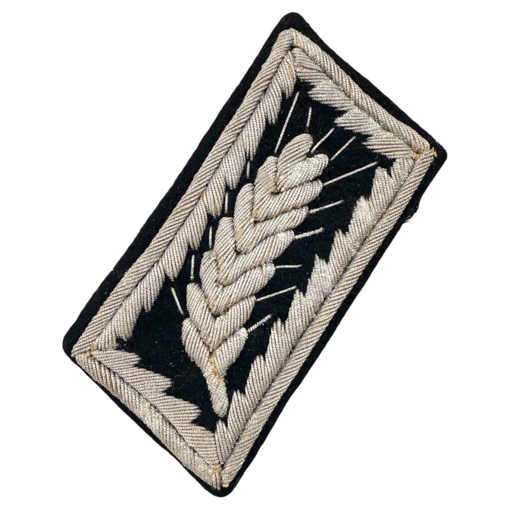 Original WWII German Reichsarbeitsdienst collar tab Arbeitsführer