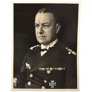 Original WWII German portrait photograph of Erich Reader