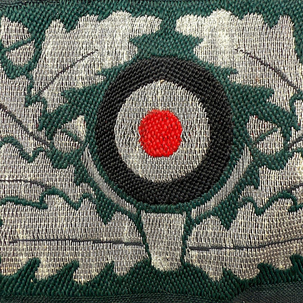 Original WWII German WH flatwire visor cap cockade — image 2