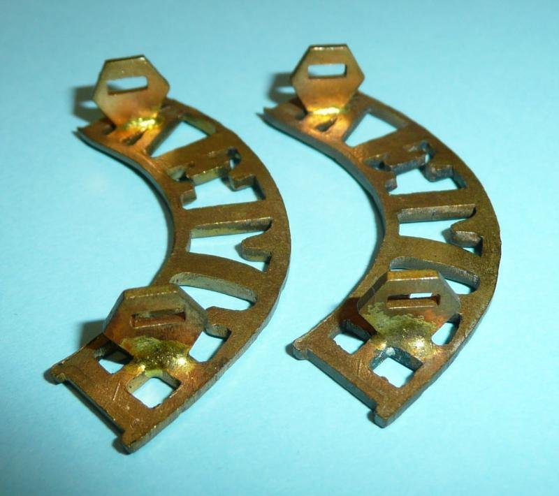 Welch Regiment Other Ranks Matched Pair of Brass Shoulder Titles