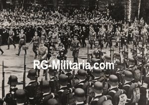 Original WW2 French Press Photo - Adolf Hitler salutes the Allgemeine SS during the Reichsparteitag in Nuremberg (1938)