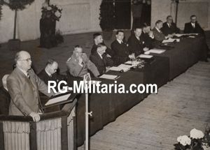 Original WW2 Dutch Collaboration NSB Press Photo - Speech of N. Oosterbaan during a Journalist meeting VNJ, Utrecht (1941)