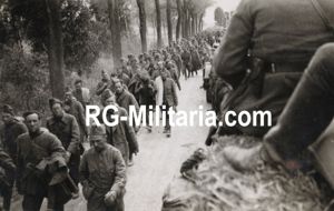 Original WW2 German Photo - Dutch POW soldiers, Holland, May (1940)