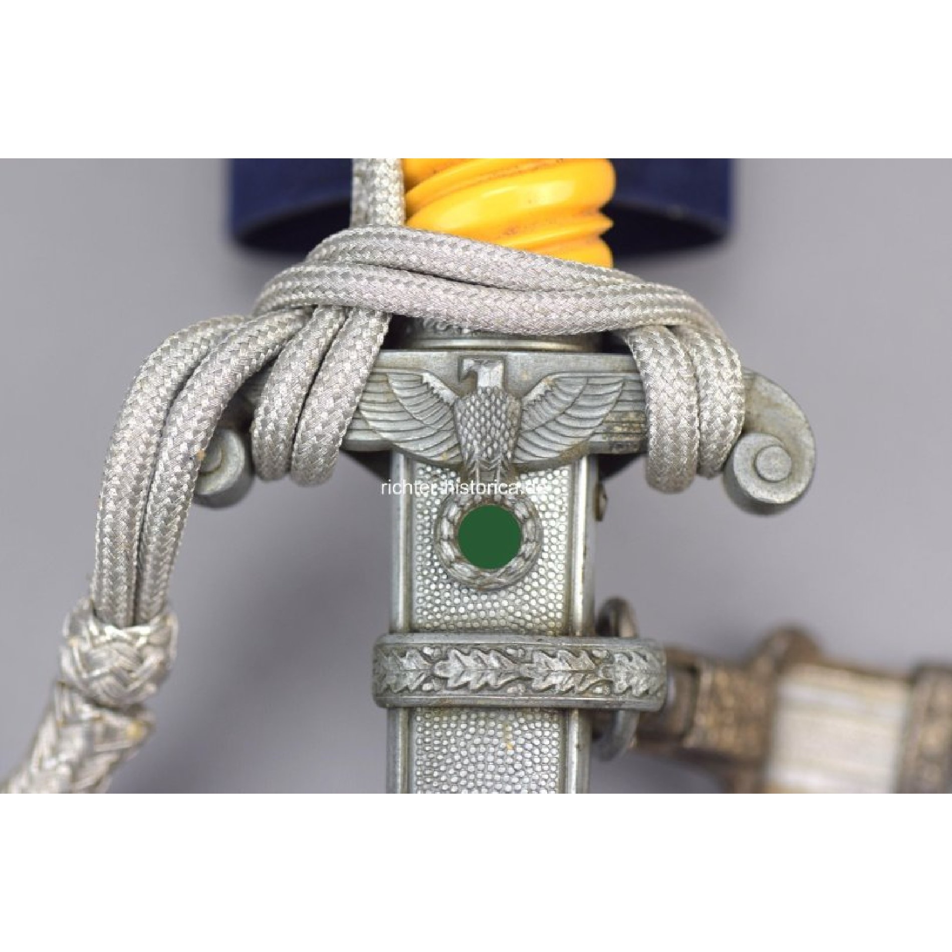 Heeres Offiziersdolch WKC Solingen Tomahawk-Adler mit Gehänge und Portepee — image 2