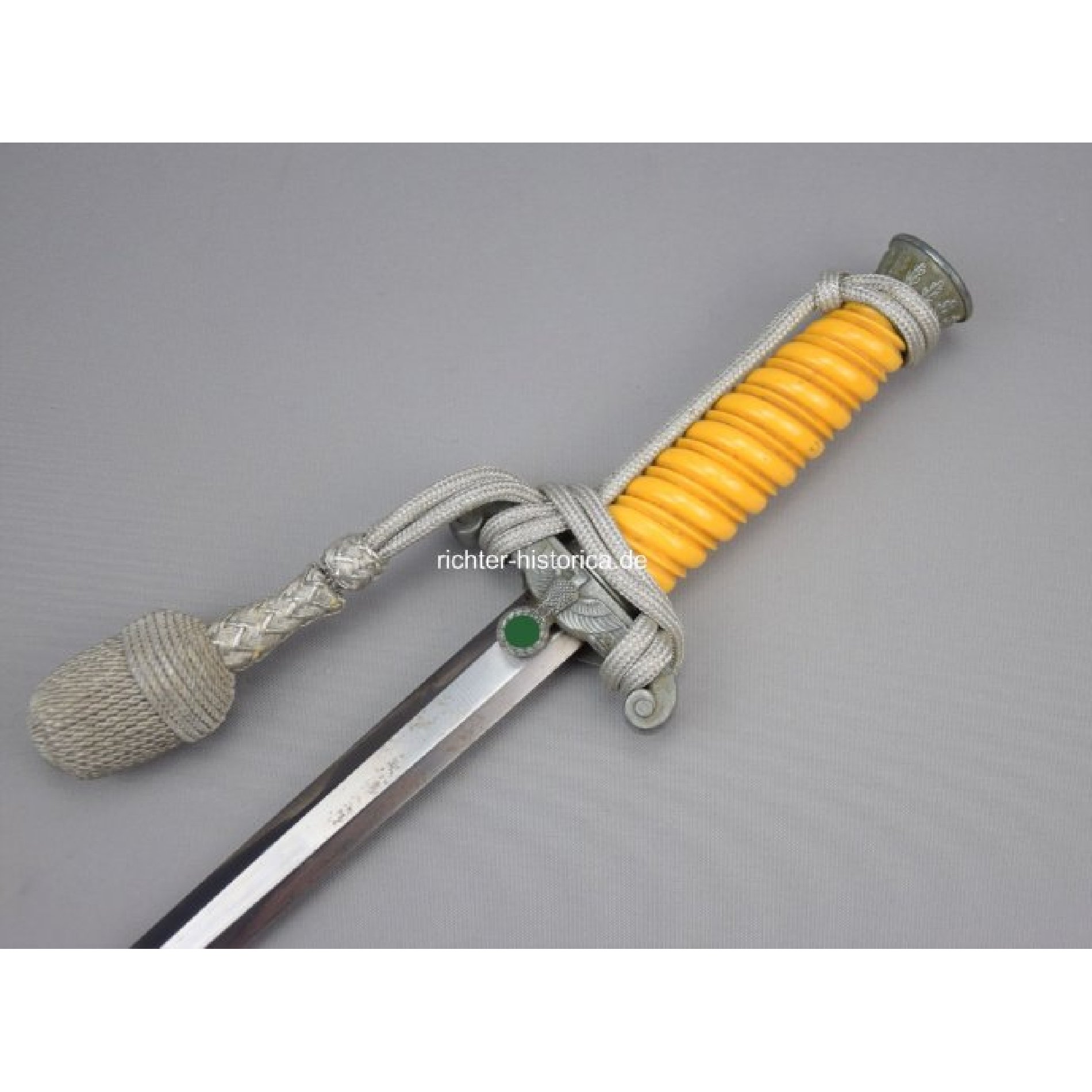 Heeres Offiziersdolch WKC Solingen Tomahawk-Adler mit Gehänge und Portepee — image 5