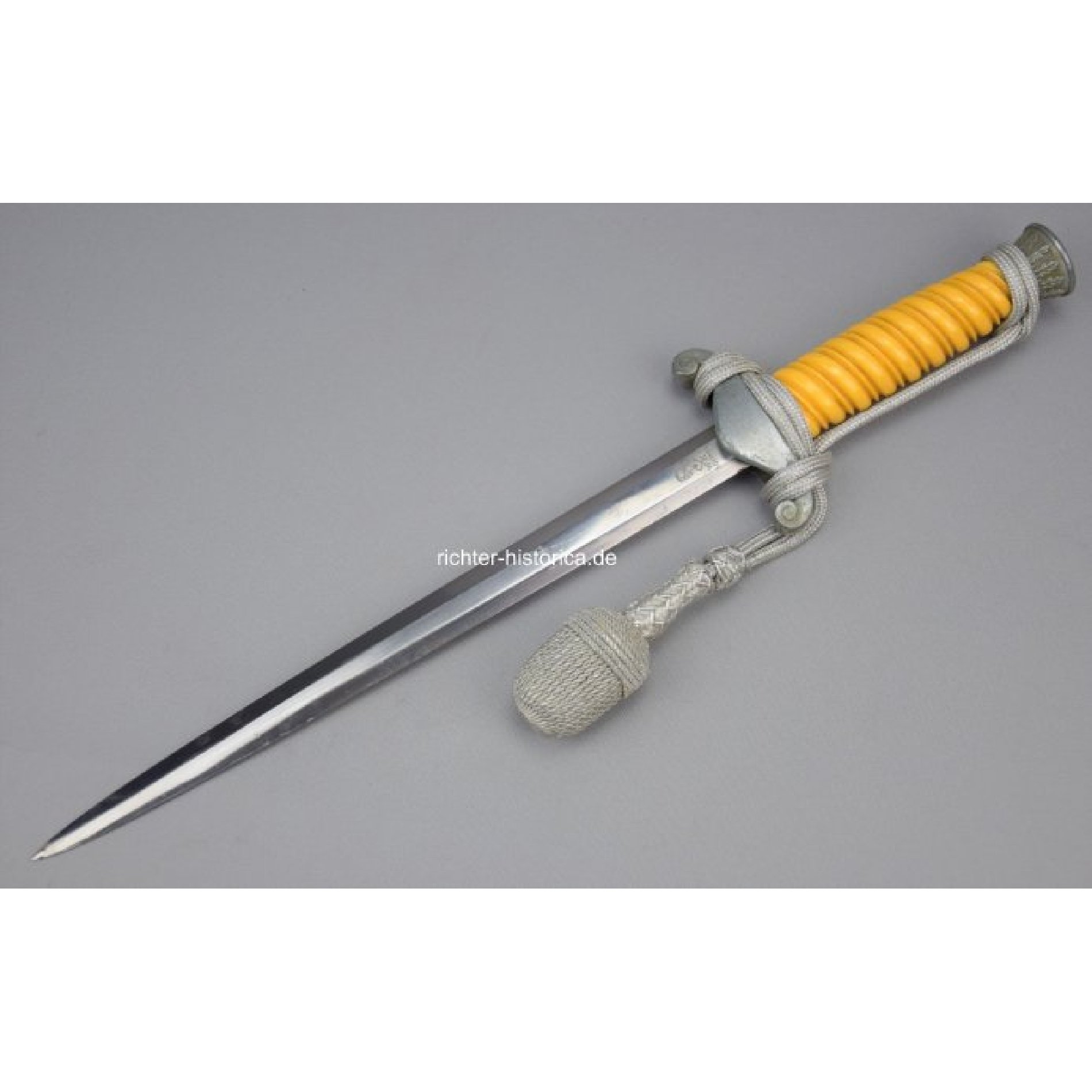 Heeres Offiziersdolch WKC Solingen Tomahawk-Adler mit Gehänge und Portepee — image 6