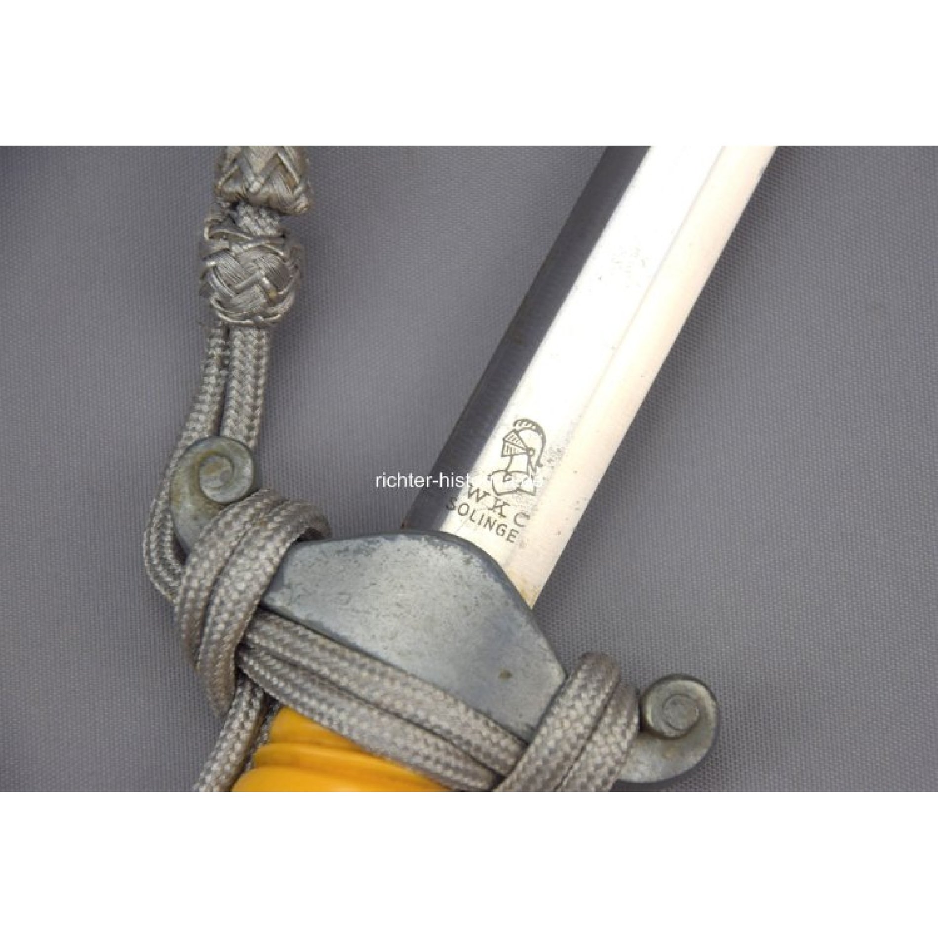Heeres Offiziersdolch WKC Solingen Tomahawk-Adler mit Gehänge und Portepee — image 7