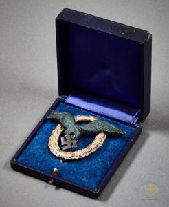 German WWII Cased Pilot's Badge by BSW