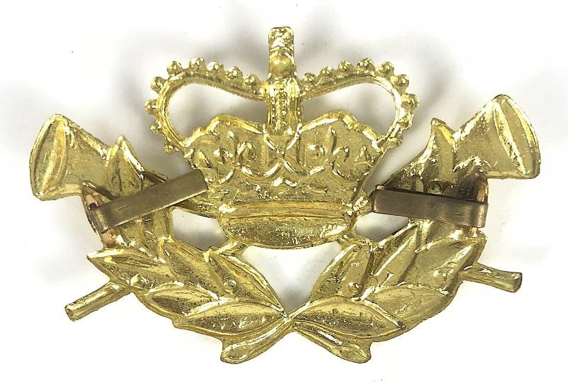 General Post Office GPO postmans cap badge circa 1958
