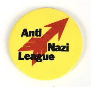 Anti Nazi League Socialist Workers Party political badge c1977-1981