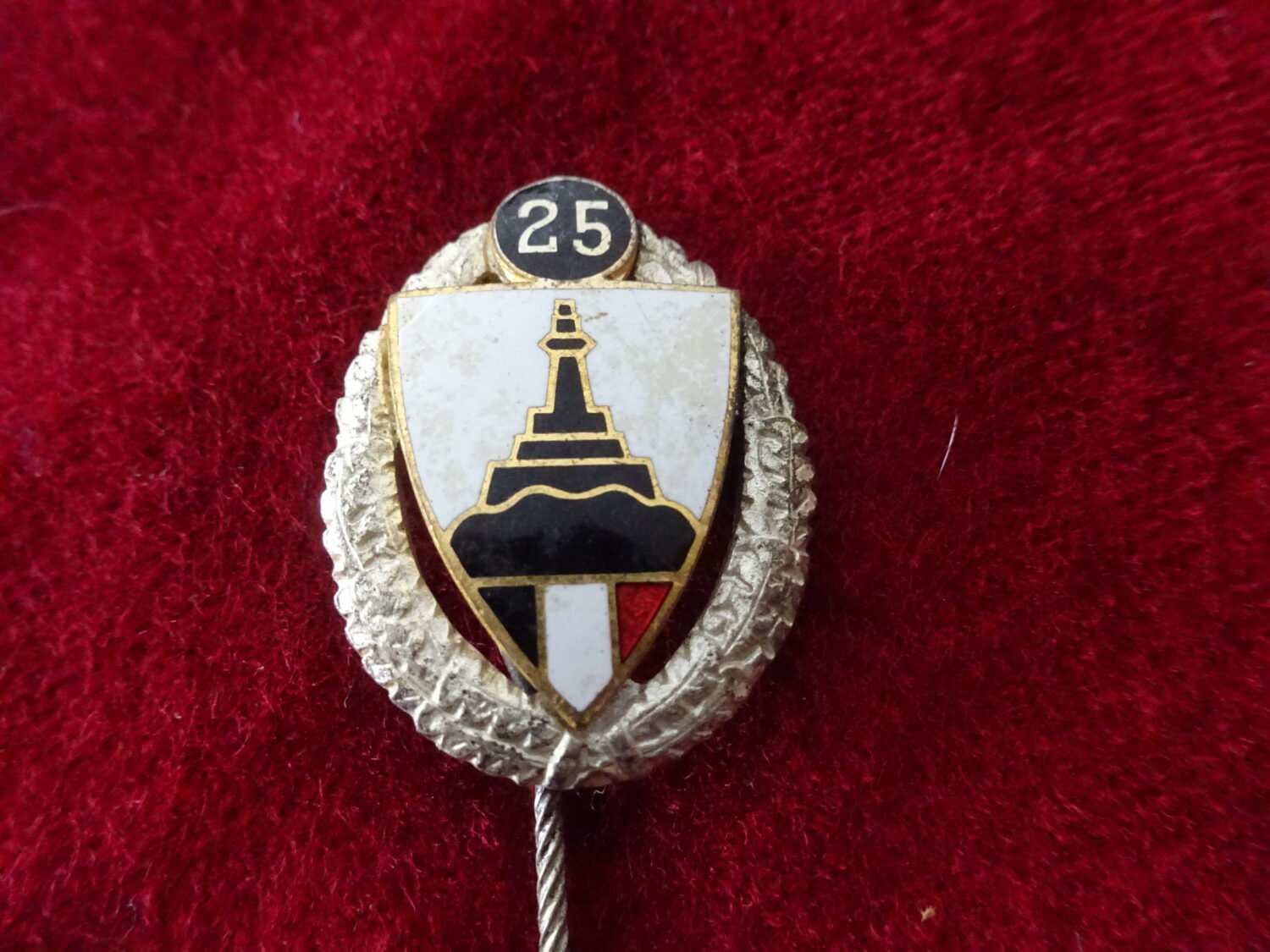 Épinglette Deutscher Reichskriegerbund Kyffhäuser (DRKB) — image 2