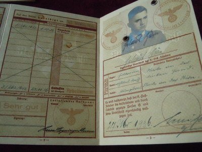 Lot 3 livrets et un insigne tissus — image 7