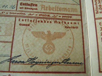 Lot 3 livrets et un insigne tissus — image 9